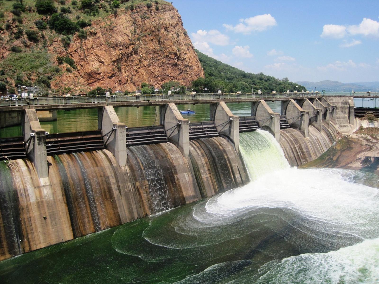 A photo of a dam