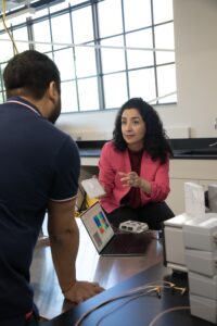Shahrzad Roshankhah in her lab.